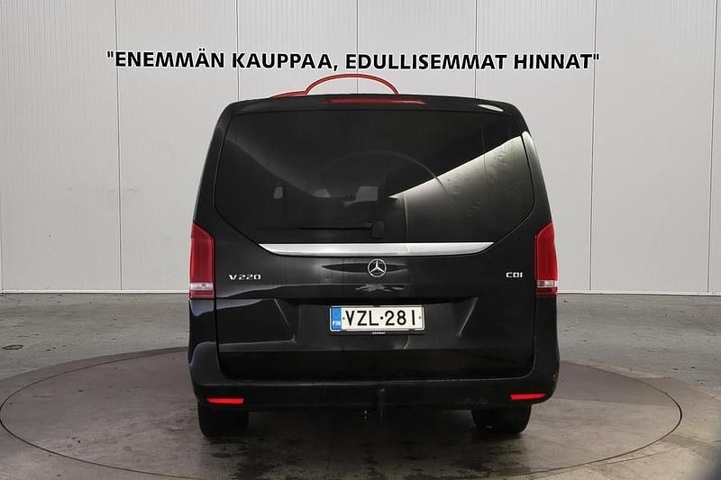 Käytetty Mercedes V220 163 HP (119 kW) 2014 Musta Tila-auto