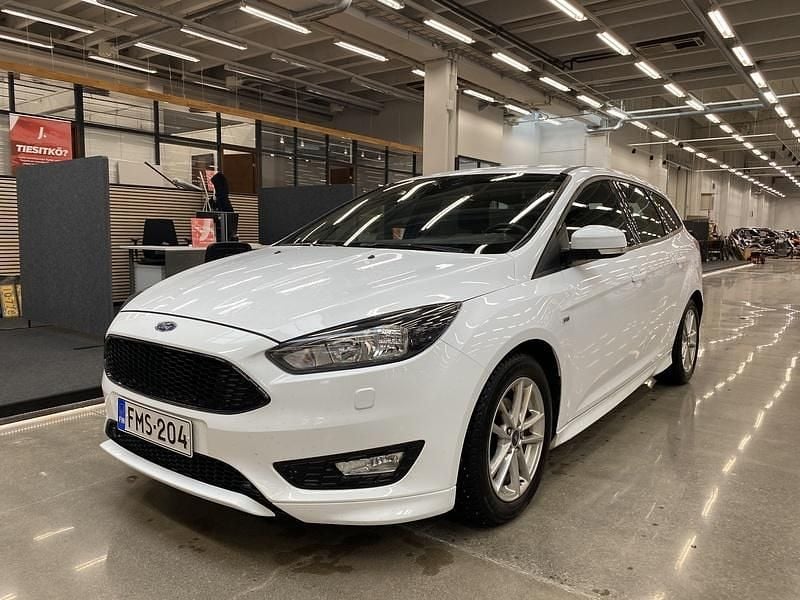 Käytetty Ford Focus ST-Line 125 HP (91 kW) 2017 Valkoinen Farmari