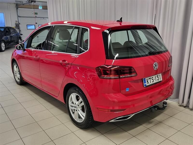 Käytetty VW Golf Highline 150 HP (110 kW) 2020 Punainen Tila-auto