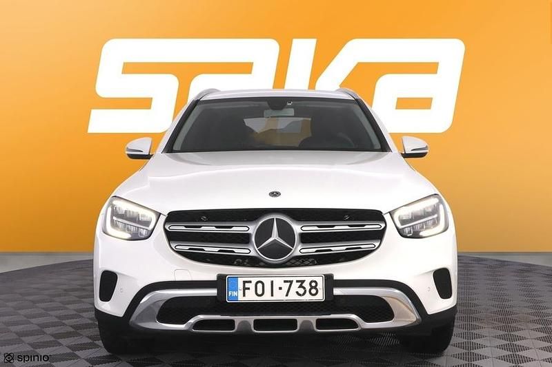 Käytetty Mercedes GLC300 Business 245 HP (180 kW) 2020 Katumaasturi