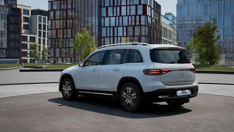 Käytetty Mercedes EQB300 Advanced Plus 167 kW (228 HP) 2024 Katumaasturi