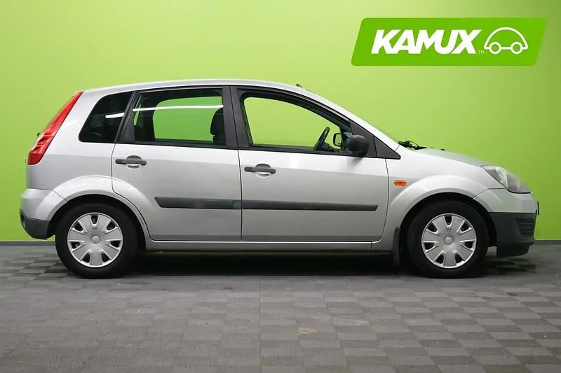 Käytetty Ford Fiesta 69 HP (50 kW) 2006 Hopea / harmaa Viistoperä