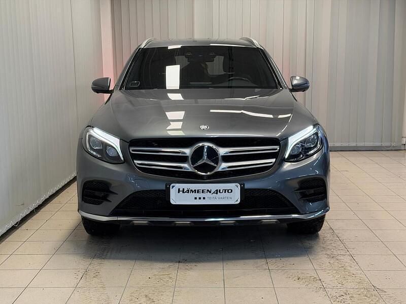 Käytetty Mercedes GLC350 Business 320 HP (235 kW) 2016 Harmaa Katumaasturi