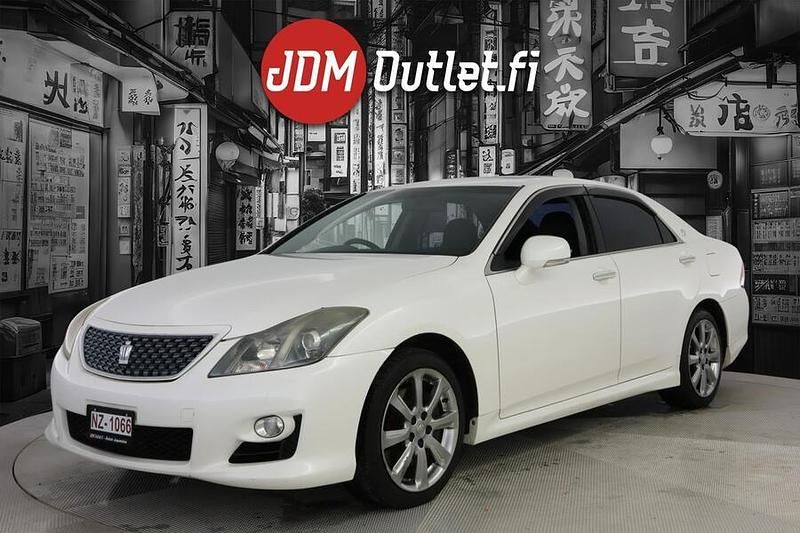 Käytetty Toyota Crown 316 HP (232 kW) 2009 Sedan