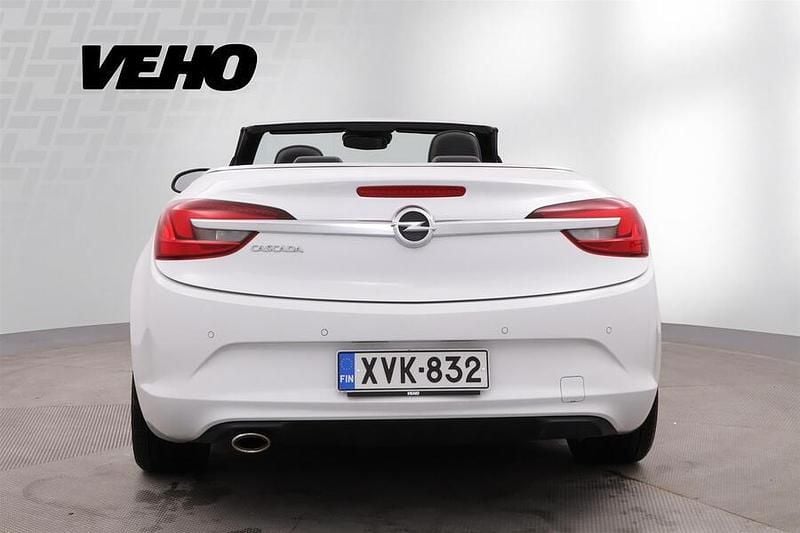Käytetty Opel Cascada 140 HP (102 kW) 2014 Valkoinen Avoauto