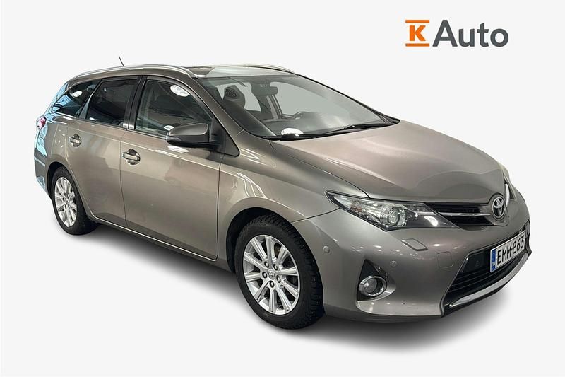 Käytetty Toyota Auris Touring Sports Active 132 HP (97 kW) 2013 Ruskea (beige) Farmari