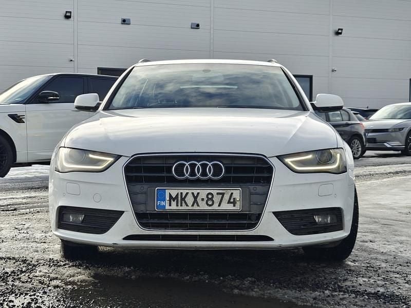 Käytetty Audi A4 Business 170 HP (125 kW) 2012 Valkoinen Farmari