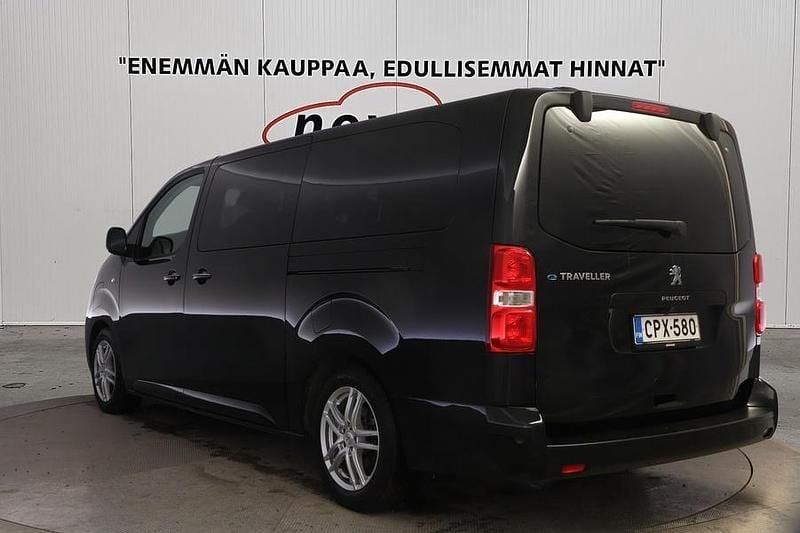 Käytetty Peugeot e-Traveller Allure 100 kW (136 HP) 2022 Musta Tila-auto