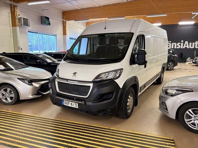 Käytetty Peugeot Boxer S 140 HP (102 kW) 2020 Van