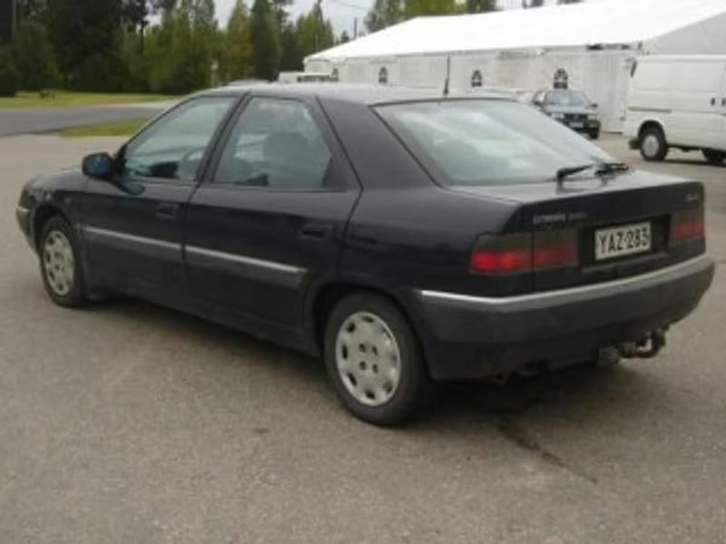 Käytetty Citroën Xantia 121 HP (88 kW) 1993 Sininen Viistoperä
