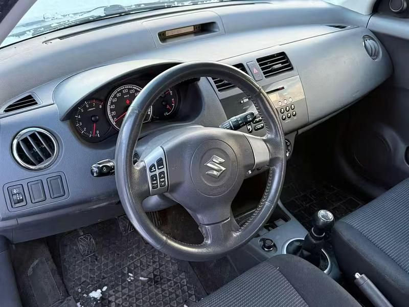 Käytetty Suzuki Swift GL 91 HP (66 kW) 2008 Viistoperä