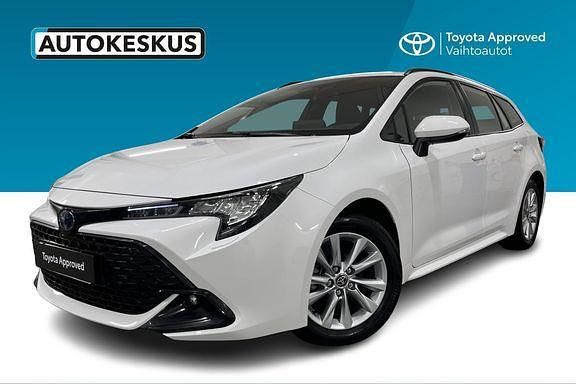 Valkoinen Käytetty 2024 Toyota Corolla Active Farmari | 27 900 € (Perustarjous) - Kuva 1/4