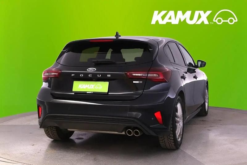 Käytetty Ford Focus ST-Line 158 HP (116 kW) 2022 Musta Sedan