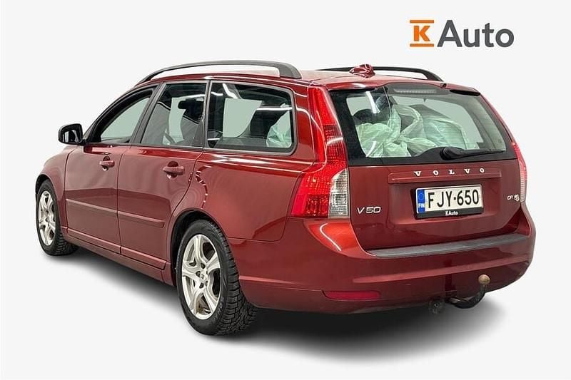 Käytetty Volvo V50 Kinetic 109 HP (80 kW) 2011 Punainen Farmari