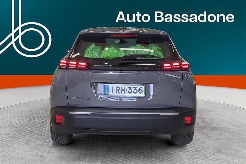 Käytetty Peugeot e-2008 Active 114 kW (156 HP) 2023 Katumaasturi