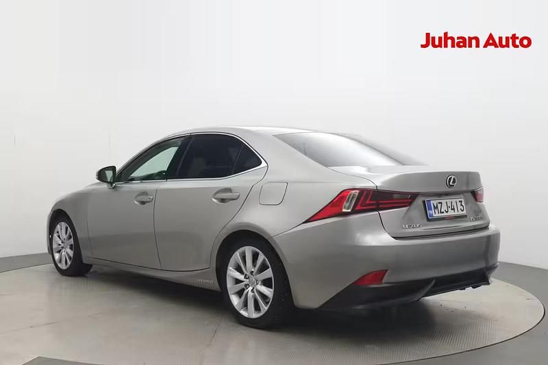 Käytetty Lexus IS300h 181 HP (133 kW) 2015 Harmaa Sedan