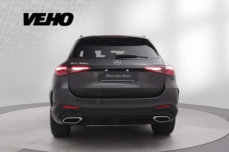 Käytetty Mercedes GLC300e Business 313 HP (230 kW) 2025 Harmaa Katumaasturi