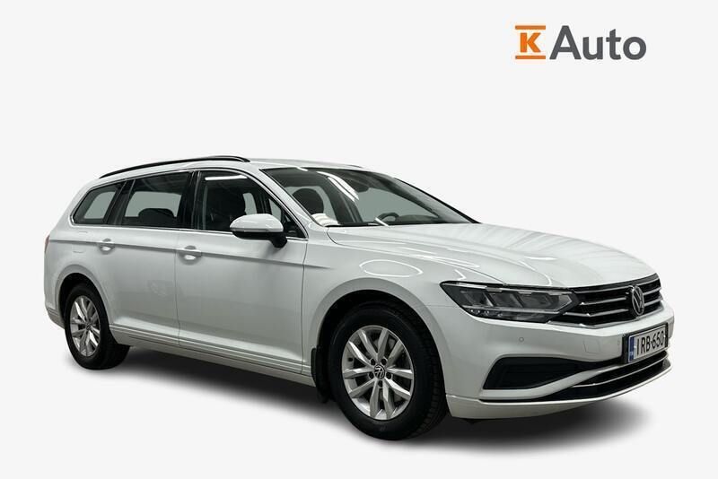 Met. valkoinen Käytetty 2023 VW Passat Comfortline Farmari | 32 870 € (Kallis) - Kuva 1/4