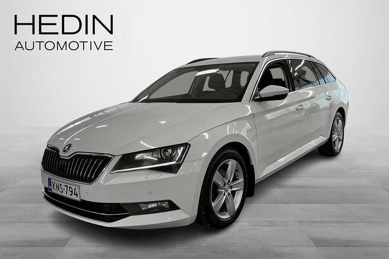 Käytetty Skoda Superb Ambition 190 HP (139 kW) 2016 Valkoinen Farmari