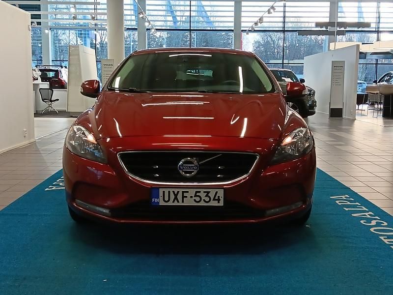 Käytetty Volvo V40 Kinetic 150 HP (110 kW) 2013 Viistoperä