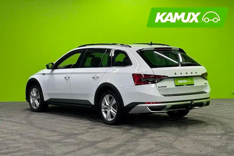 Käytetty Skoda Superb 200 HP (147 kW) 2023 Valkoinen Farmari