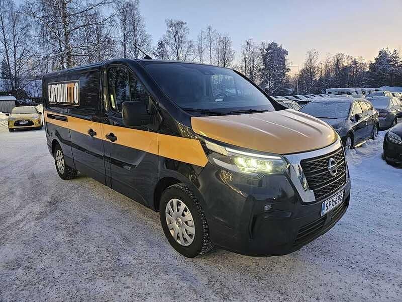Käytetty Nissan Primastar N-Connecta 150 HP (110 kW) 2024 Musta Tila-auto