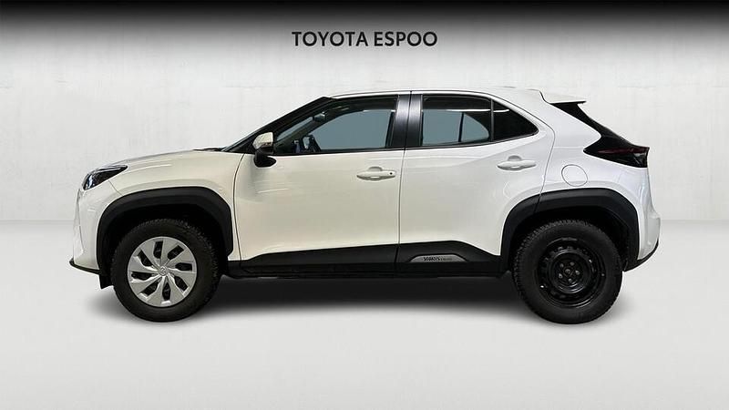 Käytetty Toyota Yaris Cross Business Edition 116 HP (85 kW) 2023 Valkoinen Katumaasturi