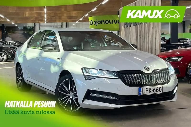 Valkoinen Käytetty 2021 Skoda Superb SportLine Sedan | 21 490 € (Perustarjous) - Kuva 1/4