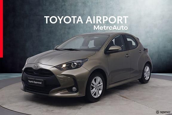 Ruskea (beige) Käytetty 2024 Toyota Yaris Viistoperä | 20 490 € (Perustarjous) - Kuva 1/4