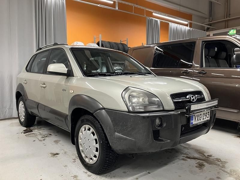 Käytetty 2005 Hyundai Tucson GLS Katumaasturi | 6 900 € - Kuva 1/3