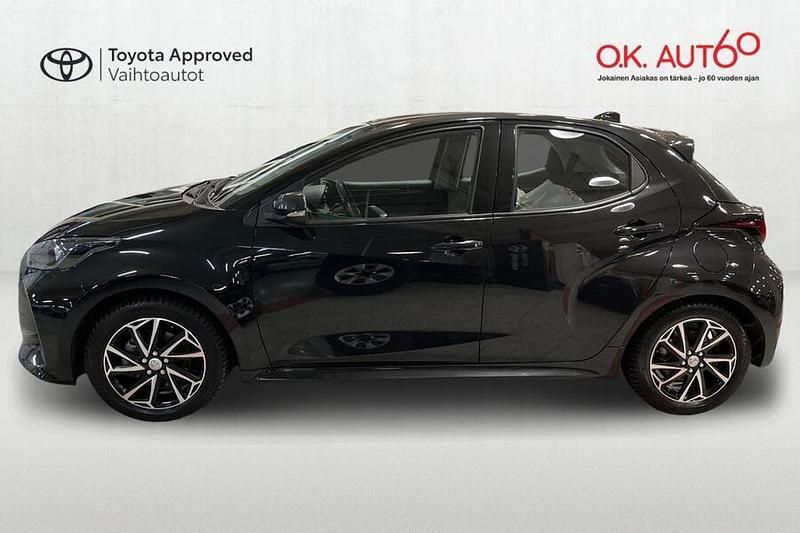 Käytetty Toyota Yaris Hybrid Active 116 HP (85 kW) 2023 Viistoperä