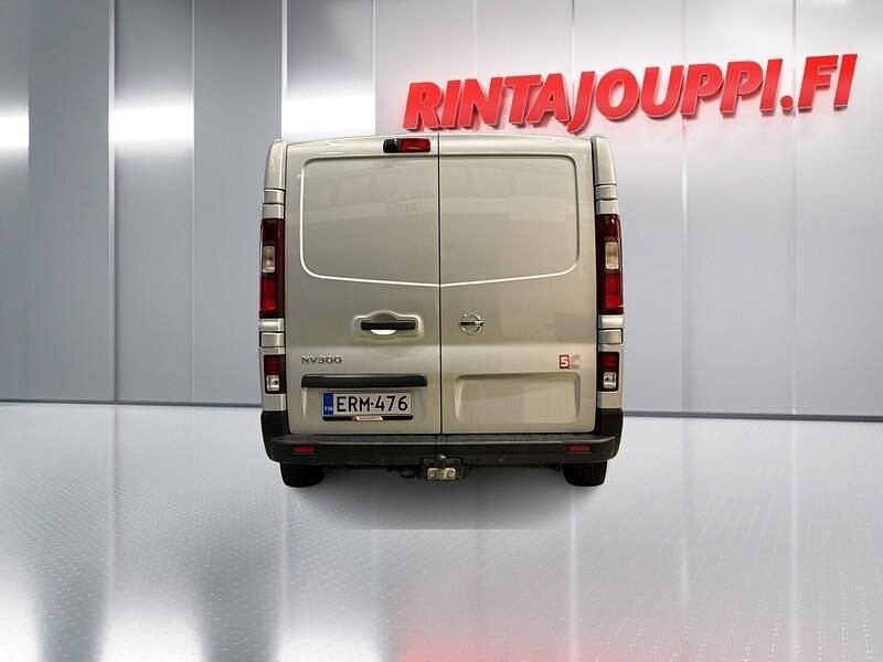 Käytetty Nissan NV300 146 HP (107 kW) 2019 Van