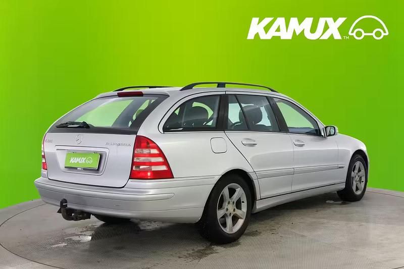 Käytetty Mercedes C180 143 HP (105 kW) 2006 Hopea / harmaa Farmari