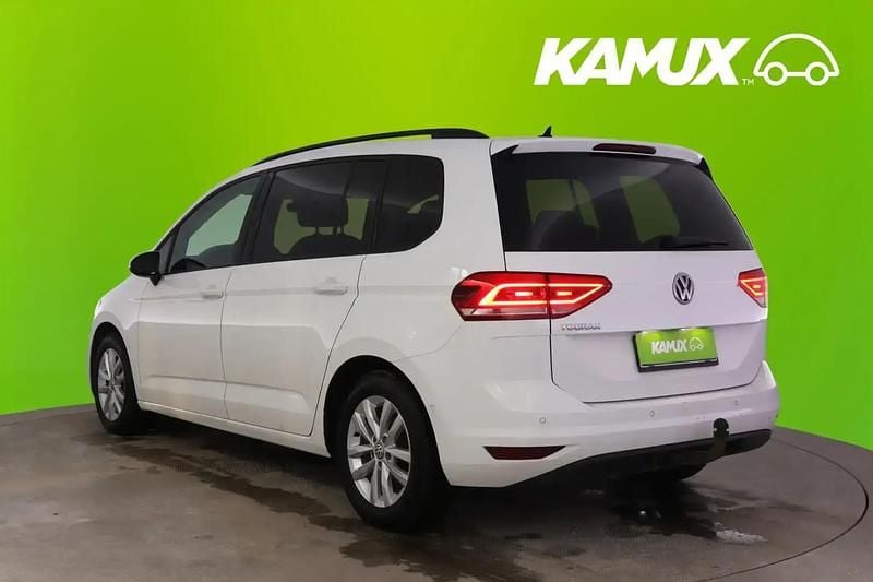Käytetty VW Touran Comfortline 116 HP (85 kW) 2018 Valkoinen Tila-auto