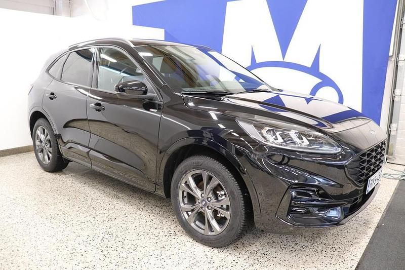 Musta Käytetty 2024 Ford Kuga Business Edition Katumaasturi | 42 800 € - Kuva 1/4
