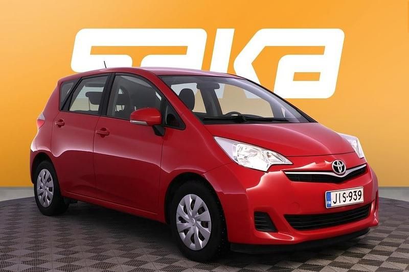 Käytetty Toyota Verso-S 99 HP (72 kW) 2012 Tila-auto