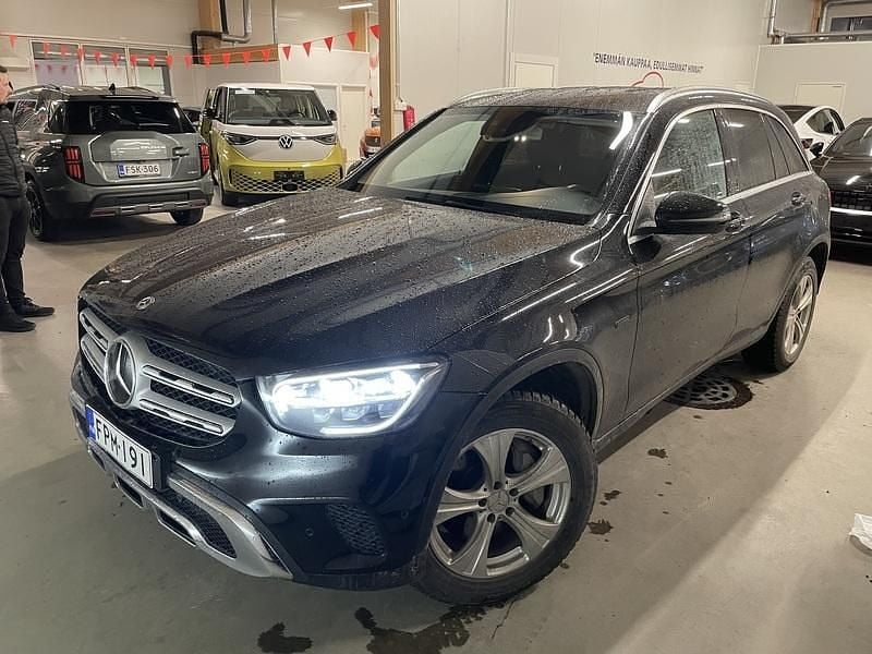 Musta Käytetty 2020 Mercedes GLC300e Business Katumaasturi | 30 870 € (Hyvä tarjous) - Kuva 1/4