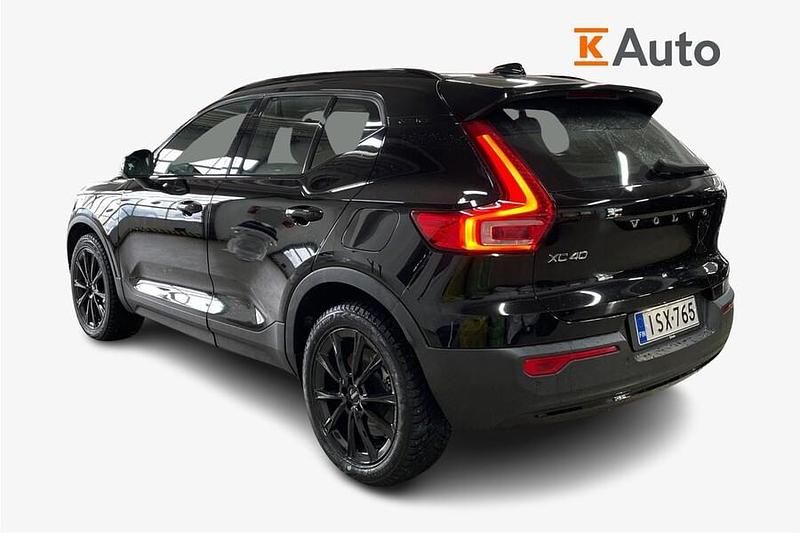 Käytetty Volvo XC40 Plus 300 kW (408 HP) 2022 Katumaasturi