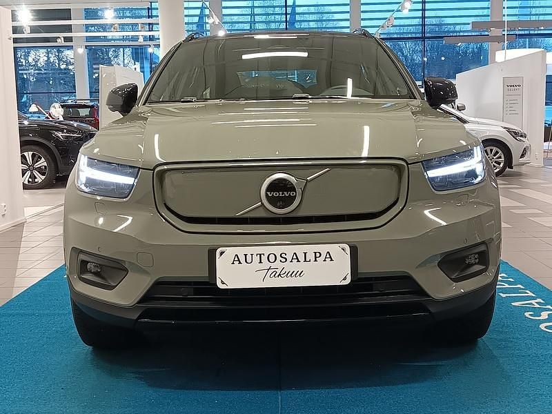 Käytetty Volvo XC40 Pro 300 kW (408 HP) 2022 Katumaasturi