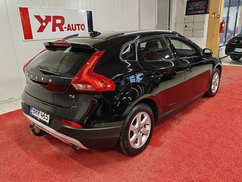 Käytetty Volvo V40 Business Edition 180 HP (132 kW) 2014 Viistoperä