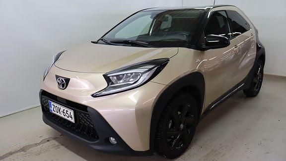 Käytetty Toyota Aygo X Multidrive S 71 HP (52 kW) 2022 Ruskea (beige) Katumaasturi