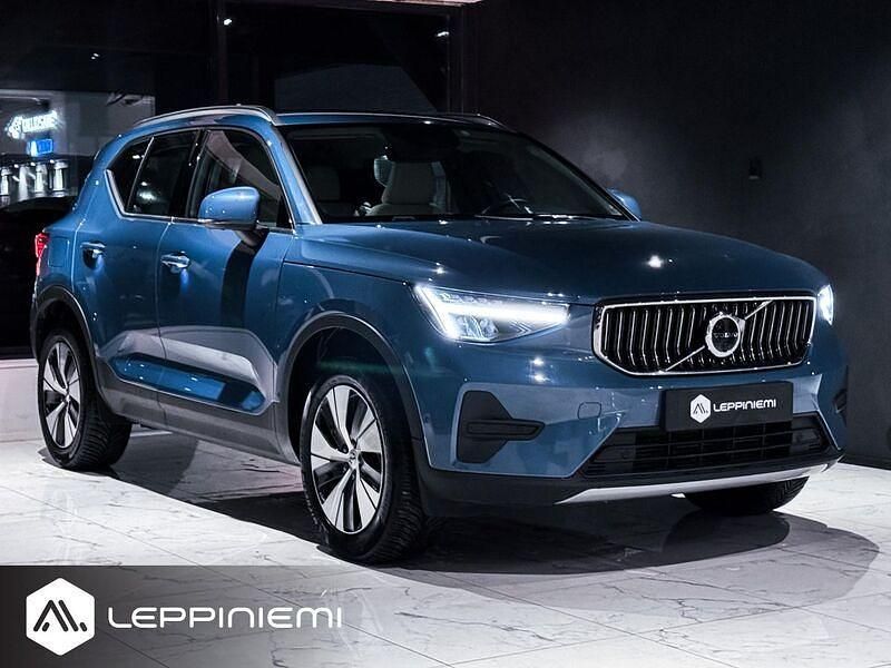 Käytetty Volvo XC40 Plus 129 HP (94 kW) 2023 Katumaasturi