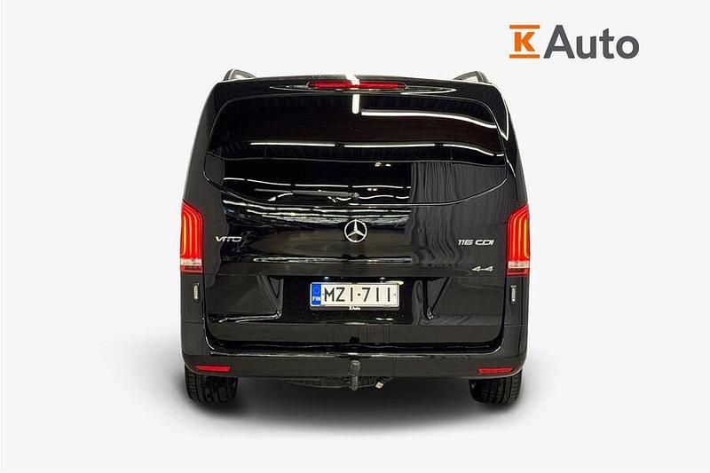 Käytetty Mercedes Vito 163 HP (119 kW) 2021 Van