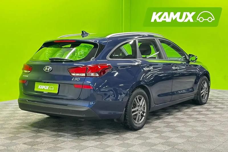 Käytetty Hyundai i30 Comfort 140 HP (102 kW) 2018 Sininen Farmari