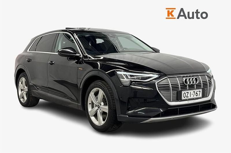 Musta Käytetty 2021 Audi e-tron Katumaasturi | 29 900 € (Perustarjous) - Kuva 1/3