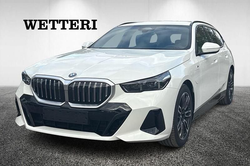 Uusi BMW 530e Comfort Edition 299 HP (219 kW) 2025 Farmari