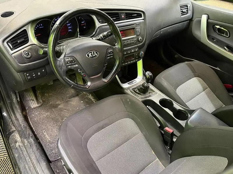 Käytetty Kia Ceed Sportswagon EX 99 HP (72 kW) 2017 Musta Farmari