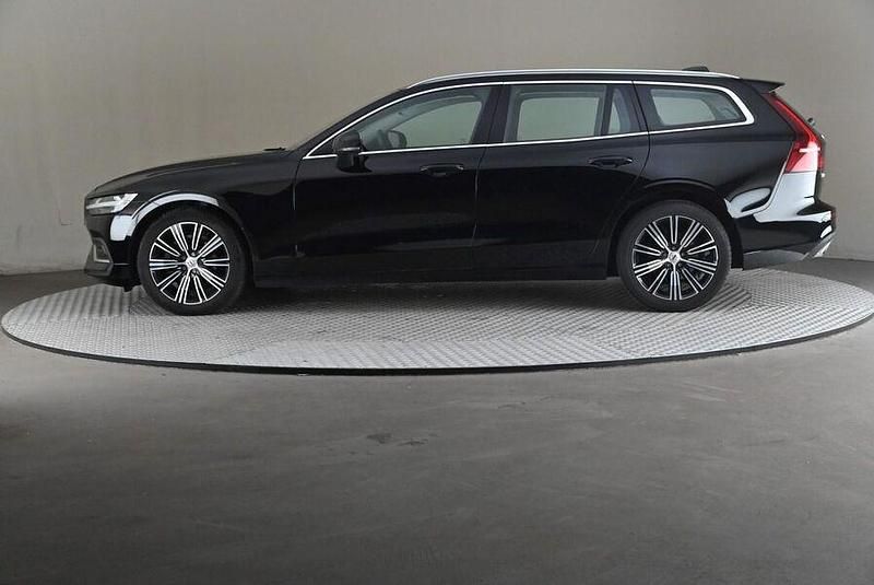 Käytetty Volvo V60 Business Edition 197 HP (144 kW) 2021 Farmari