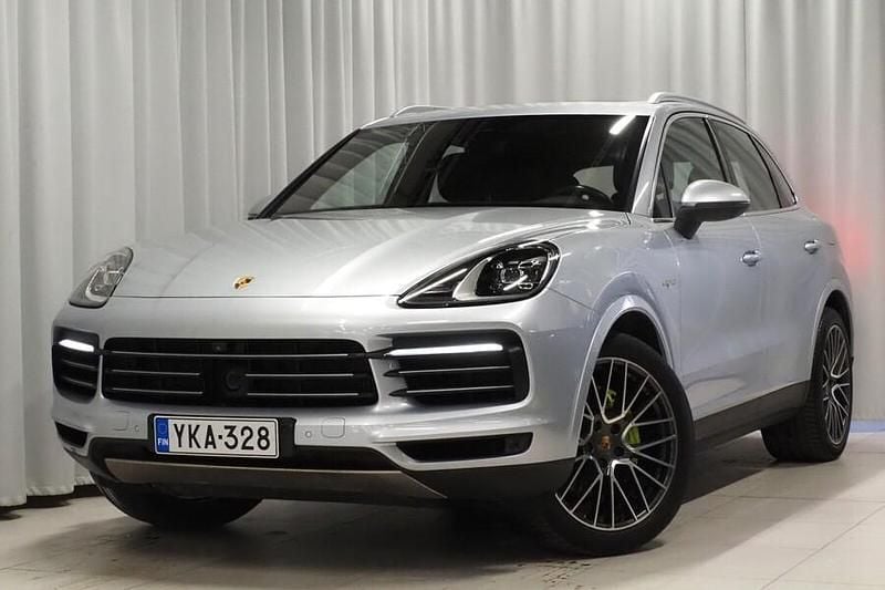 Käytetty 2018 Porsche Cayenne Katumaasturi | 47 890 € (Perustarjous) - Kuva 1/4