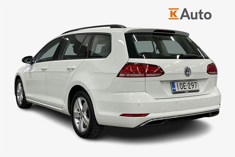 Käytetty VW Golf VII Comfortline 110 HP (80 kW) 2018 Valkoinen Farmari